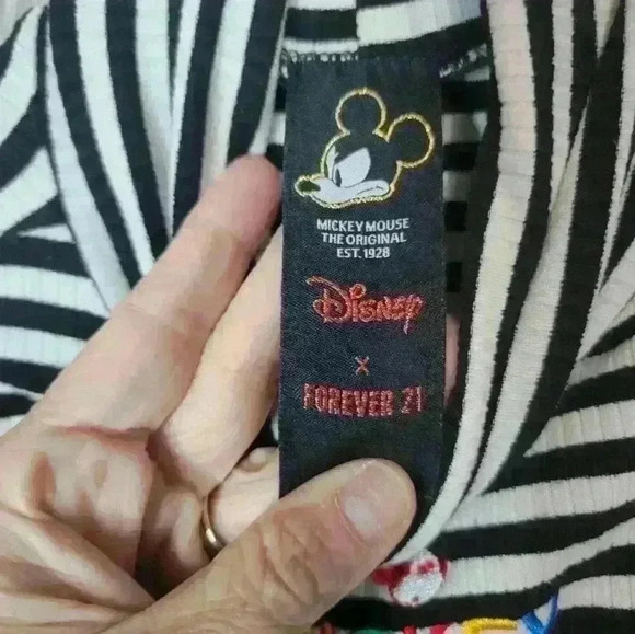 Mickey Mouse crop top by forever 21. Size kids XL - Picture 3 of 4